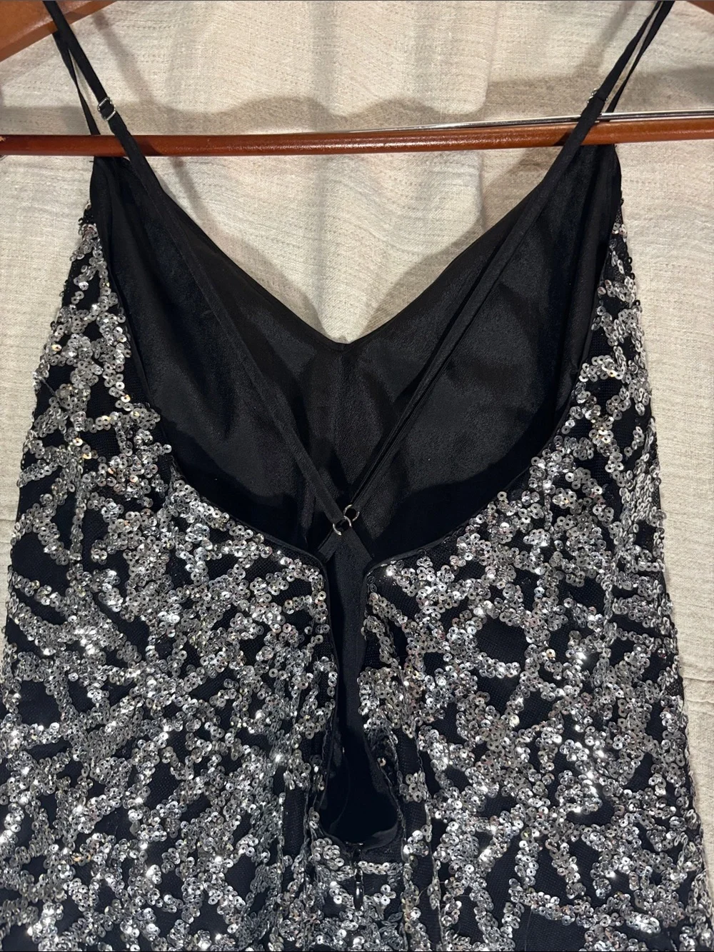 ALI & JAY Silver Sequin Black Mesh Mini Dress Size Large EUC NYE Vegas Party - Picture 9 of 13